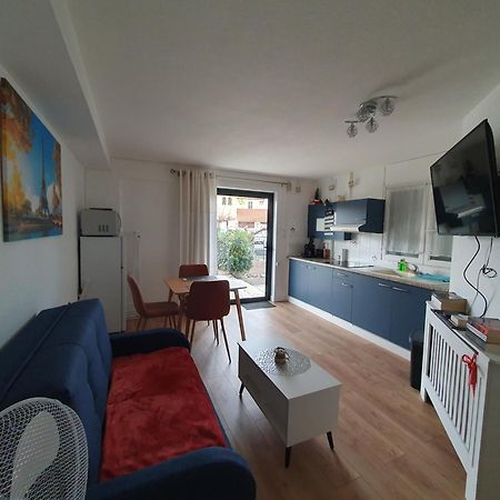 Studio Equipe Et Meuble St Cyprien Saint-Cyprien  Exterior foto