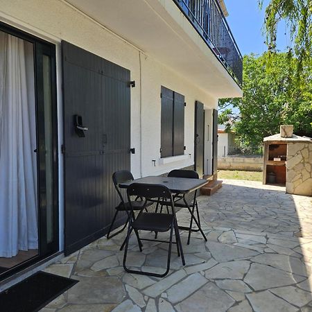 Studio Equipe Et Meuble St Cyprien Saint-Cyprien  Exterior foto