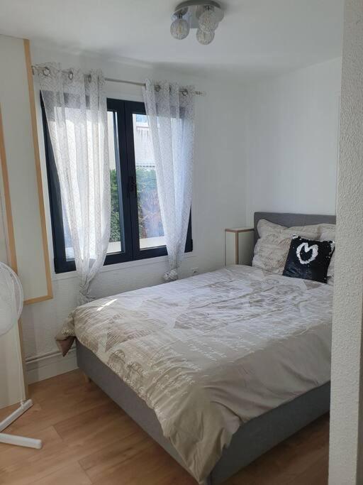 Studio Equipe Et Meuble St Cyprien Saint-Cyprien  Exterior foto